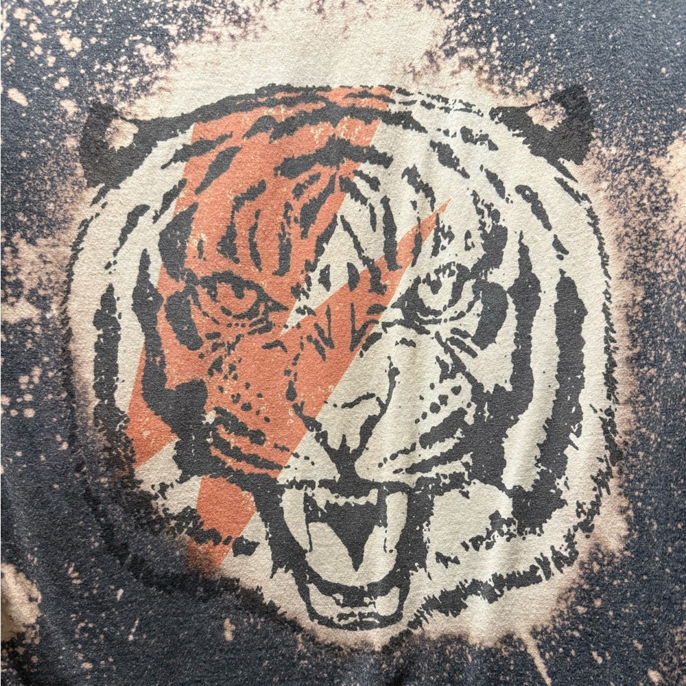 Tiger T shirt